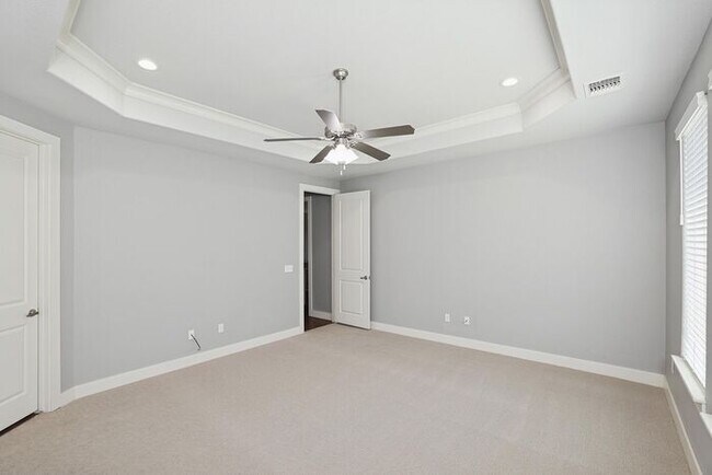 Building Photo - 9240 Highland Springs Dr