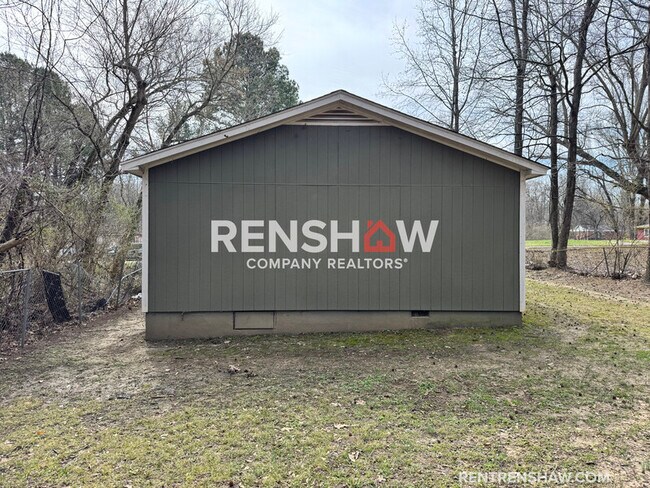 Building Photo - 822 Eyers Rd