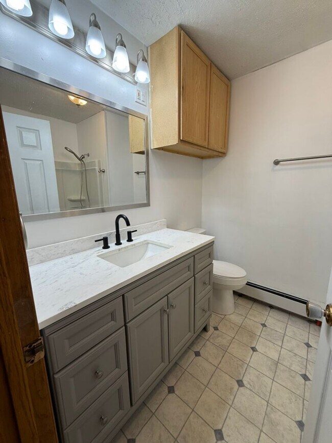 Building Photo - 4521 Lauesen Ave