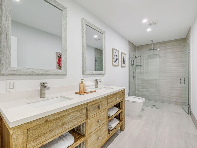 Building Photo - 16010 NW 37th Ct