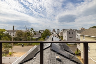 Building Photo - 13 Richard St