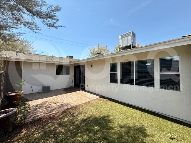 Building Photo - 925 W McDowell Rd