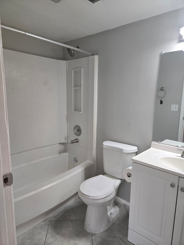 Building Photo - 787 Arthurs Ct