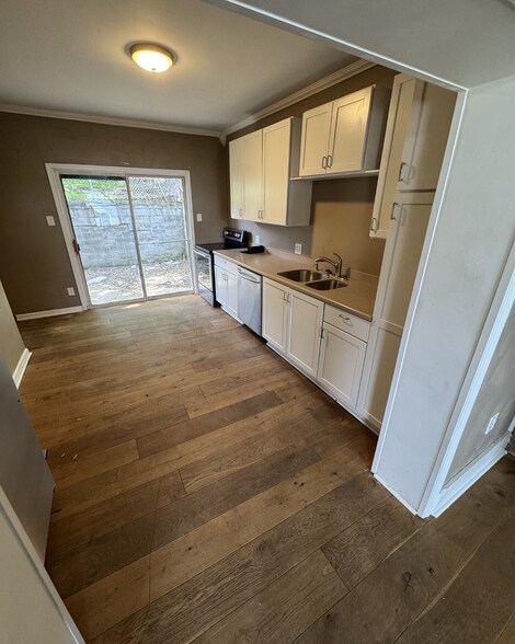 Building Photo - 1635 Methyl St