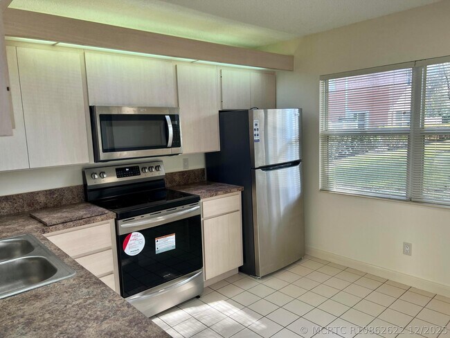 Building Photo - 3119 Kingston Ct