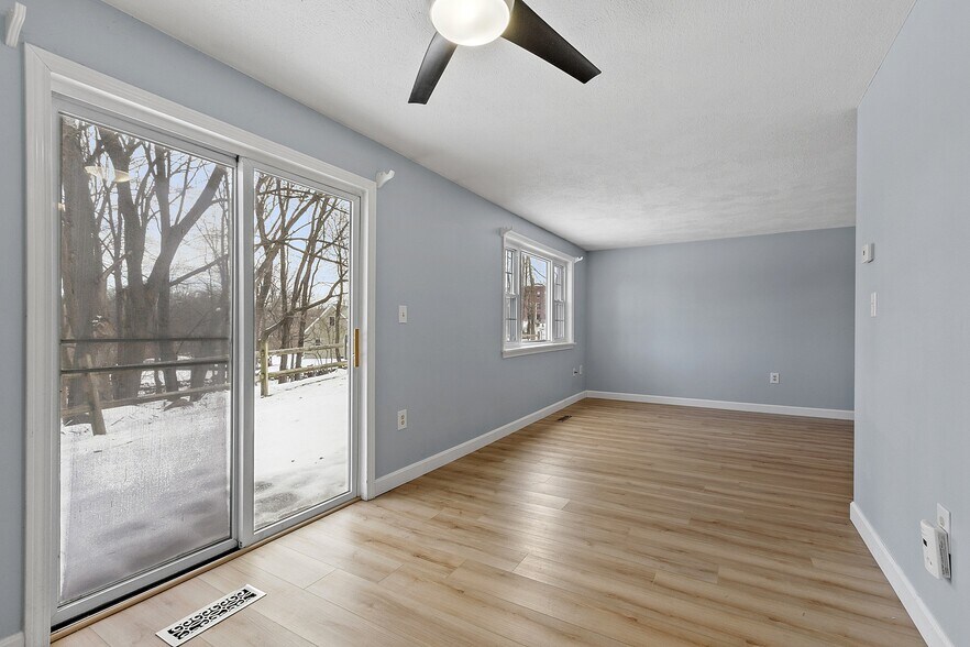 Building Photo - 73 Kennedy Dr