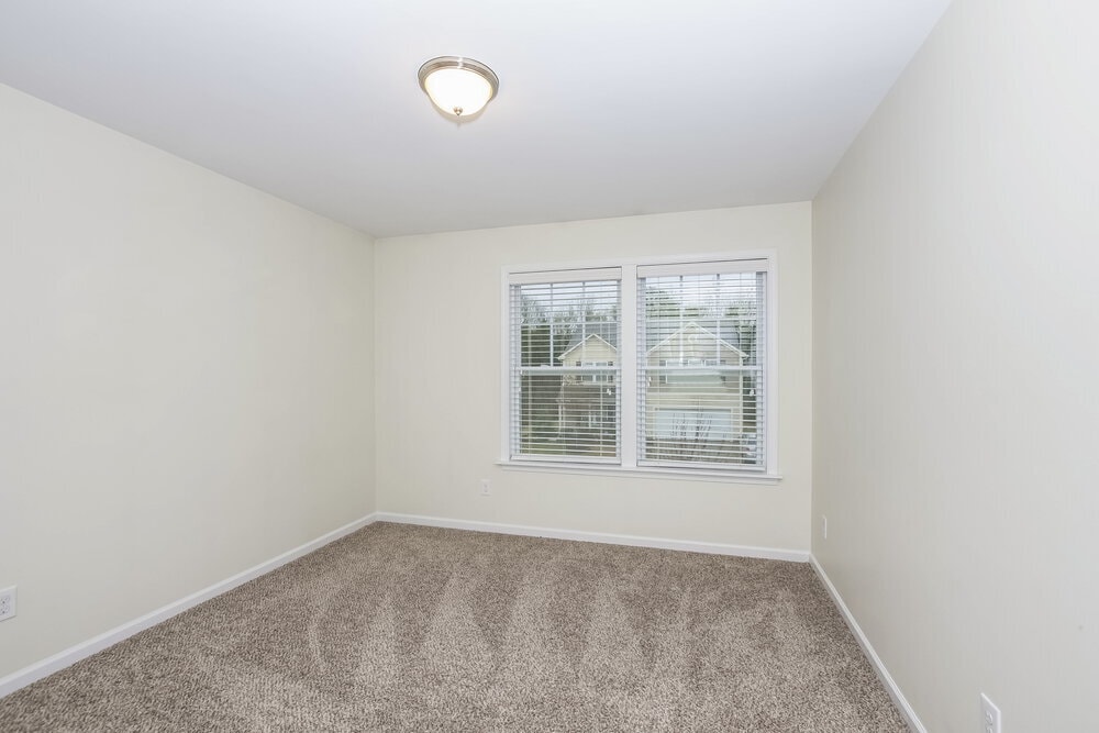 Building Photo - 14416 Lake Crossing Dr