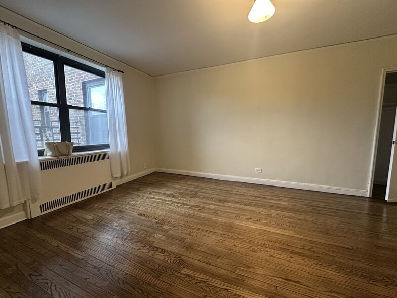 Building Photo - 9876 Queens Blvd