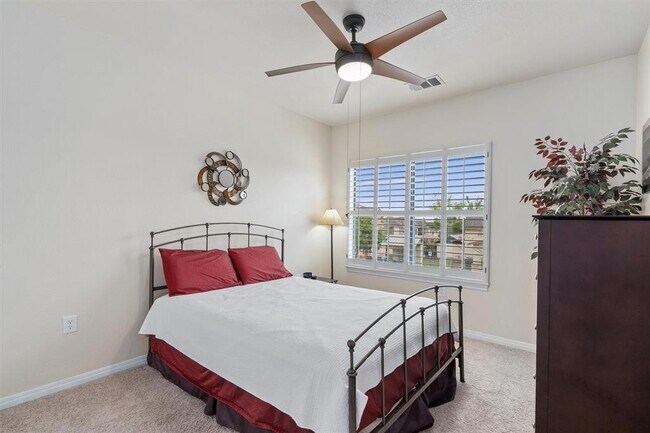 Building Photo - 2101 Town Centre Dr