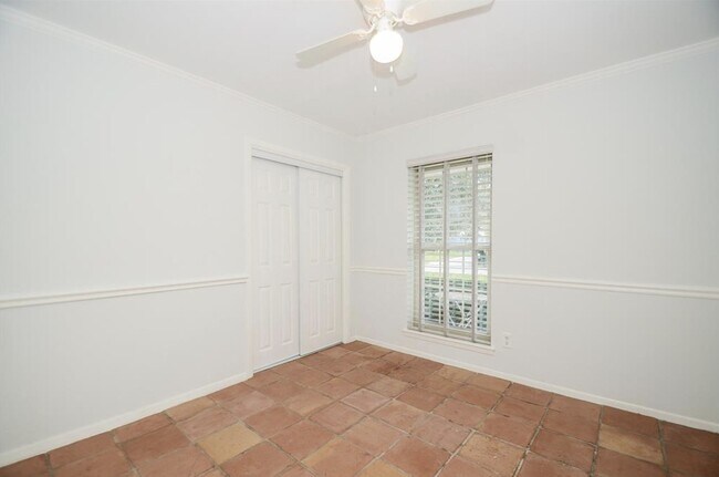 Building Photo - 13814 Lynnwood Ln