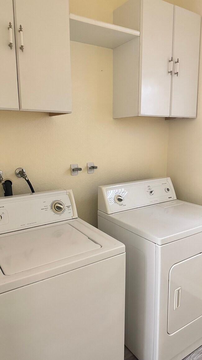 Building Photo - 24909 Madison Ave