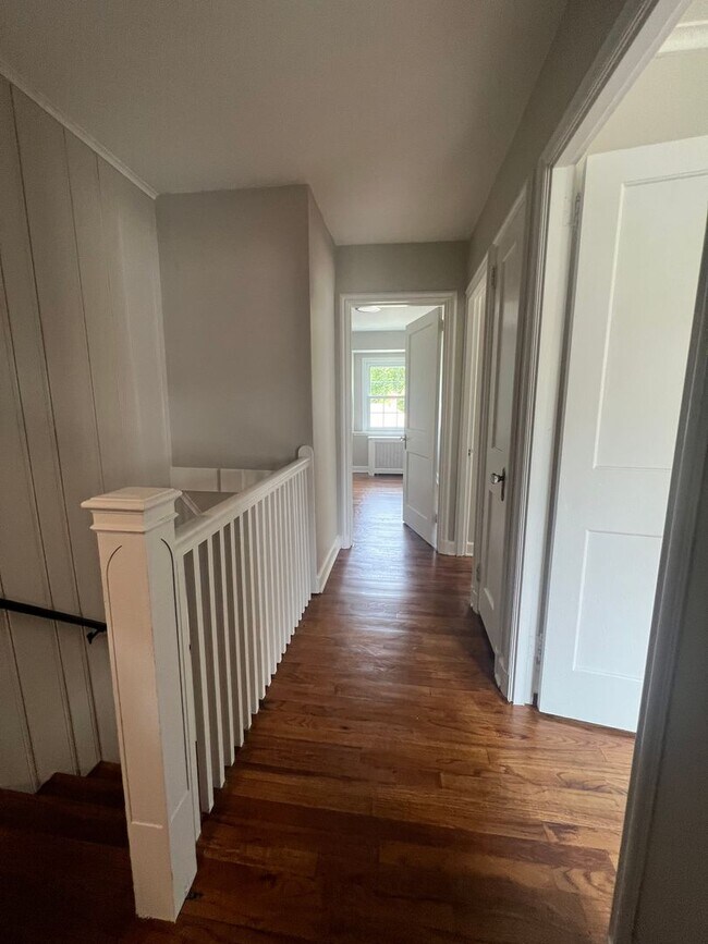 Building Photo - Charming Renovated Mount Penn 3 BR For Immediate Move In