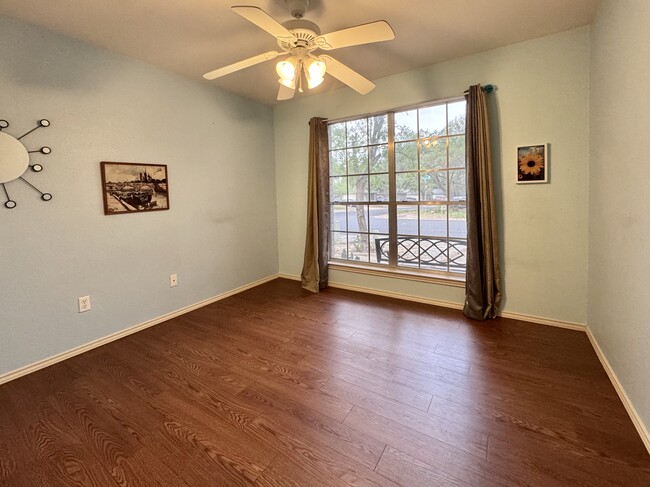 Building Photo - 8957 Taline Cir