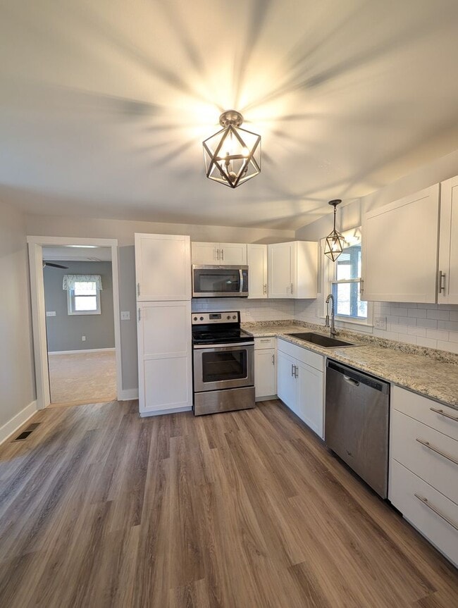 Building Photo - Fletcher Rental! Newly Renovated