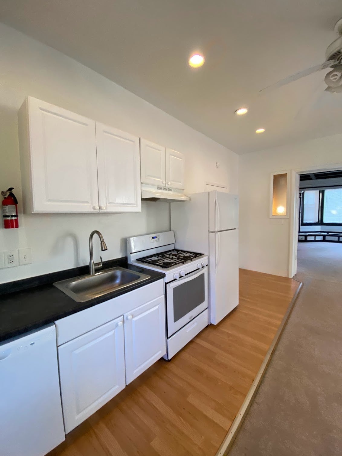 Building Photo - 370 S Negley Ave