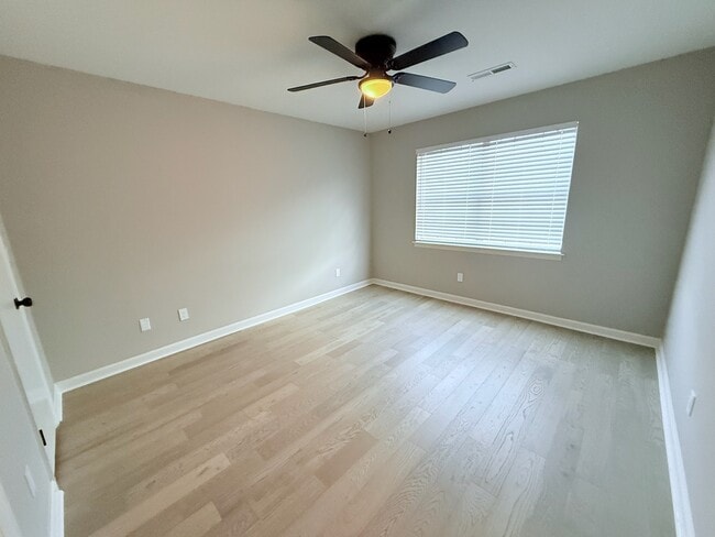 Building Photo - 1306 Leaside Ln