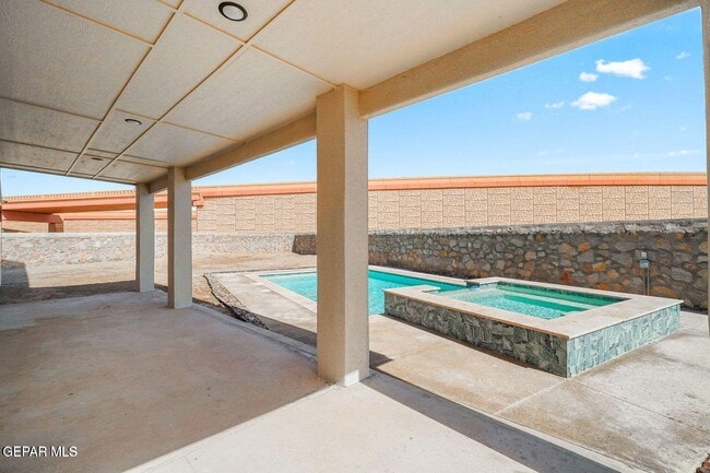 Building Photo - 6148 Oleaster Dr