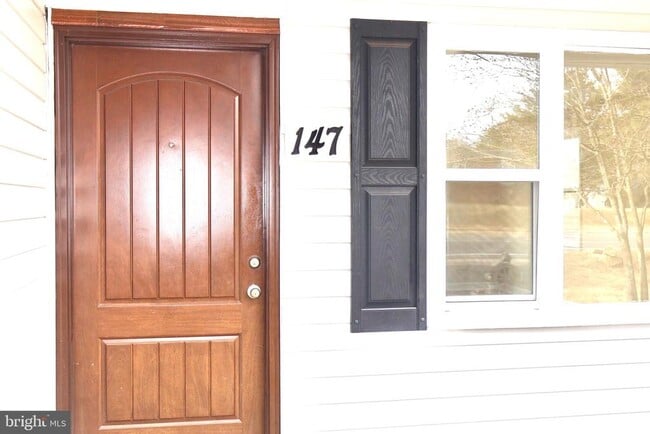 Building Photo - 147 Deacon Rd