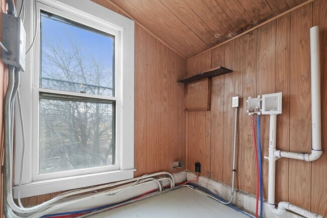 Building Photo - 131 W 13th St