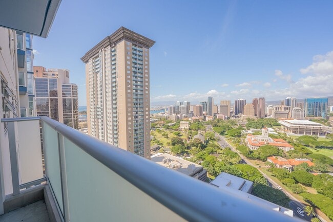 Building Photo - 1 Bdrm / 1 Bath condo with (2) AC (801 SOU...
