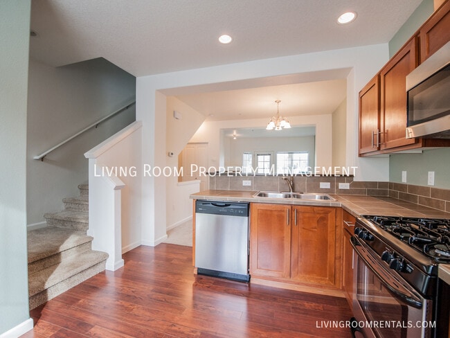 Building Photo - 605 NW 118th Ave