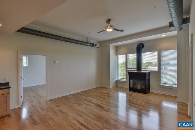 Building Photo - 200 Douglas Ave