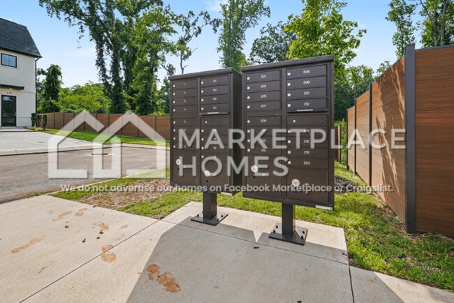 Building Photo - 5 Taverly Dr