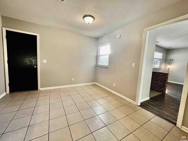 Building Photo - 3710 Brush Creek Dr