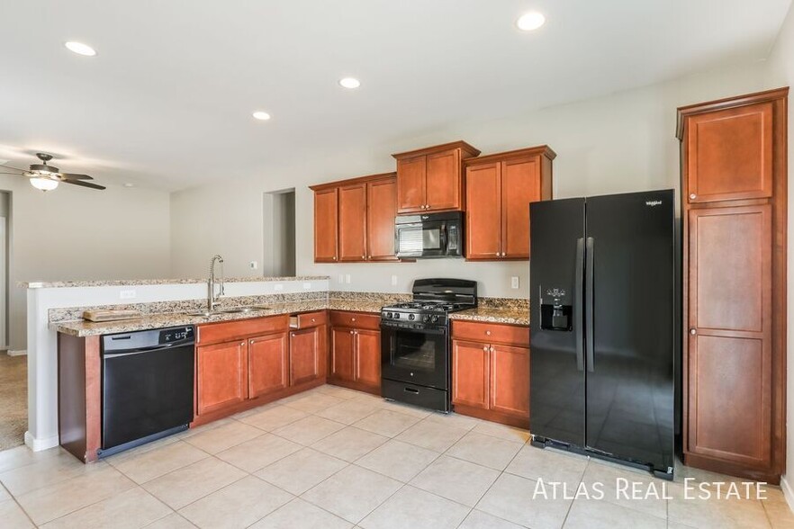 Building Photo - 11388 W Caliche Dr