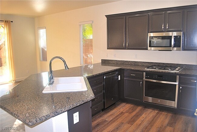 Building Photo - 10031 Cranbrook Falls Ct