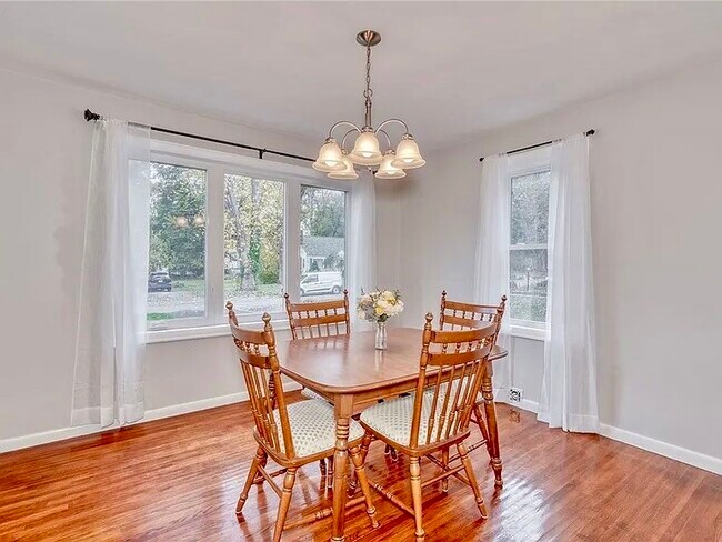 Building Photo - 78 Kimbark Rd