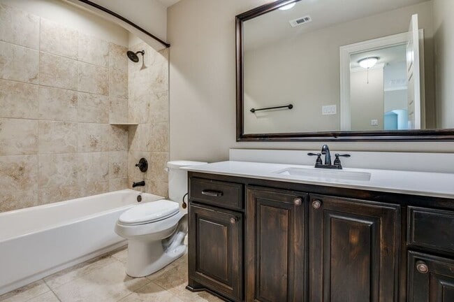 Building Photo - 830 Cross Creek Ct