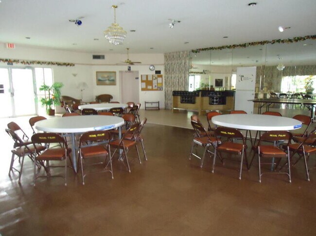 Building Photo - 500 Village Green Cir W
