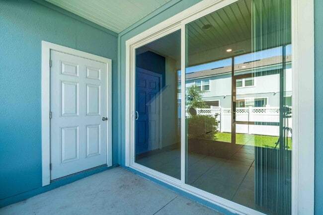 Building Photo - Oakleaf Plantation 3-Bedroom Townhouse in Towering Oaks – Spacious 1450 Sq Ft Living with 2 Full ...