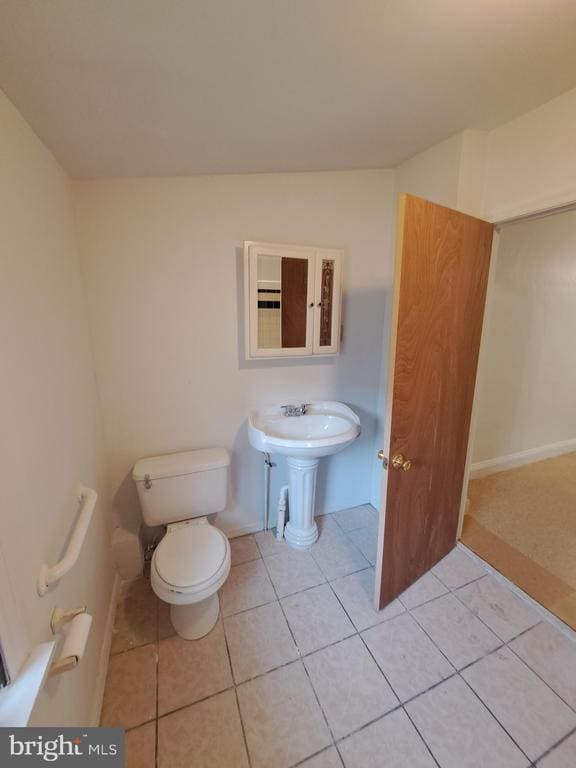 Building Photo - 528 Hart Ln