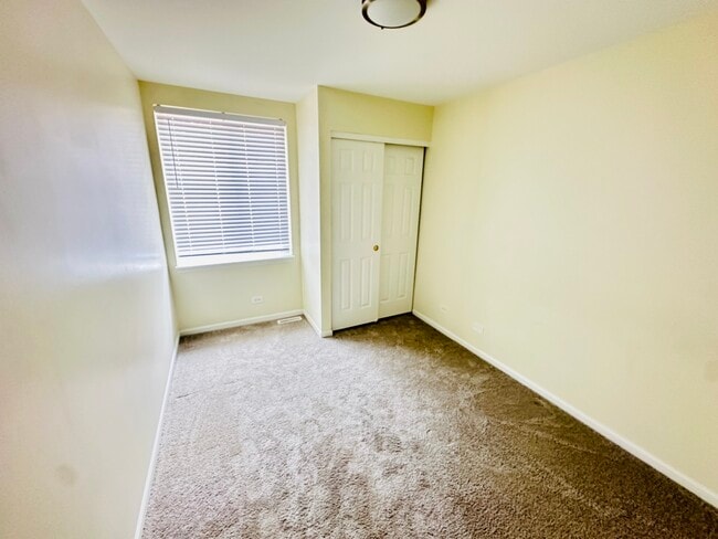 Building Photo - 256 W Treehouse Ln