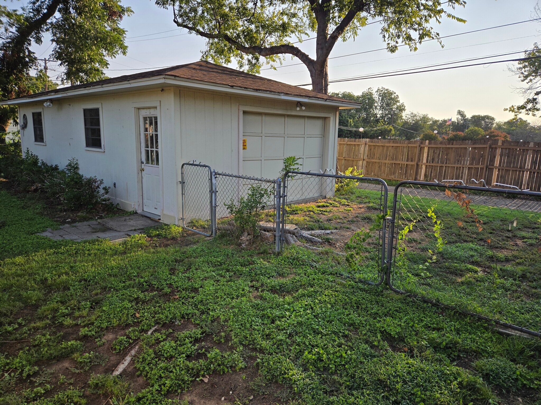 Building Photo - 10922 Myrtice Dr