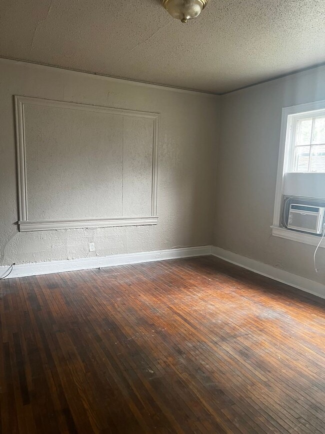 Building Photo - 2901 Tilles Ave