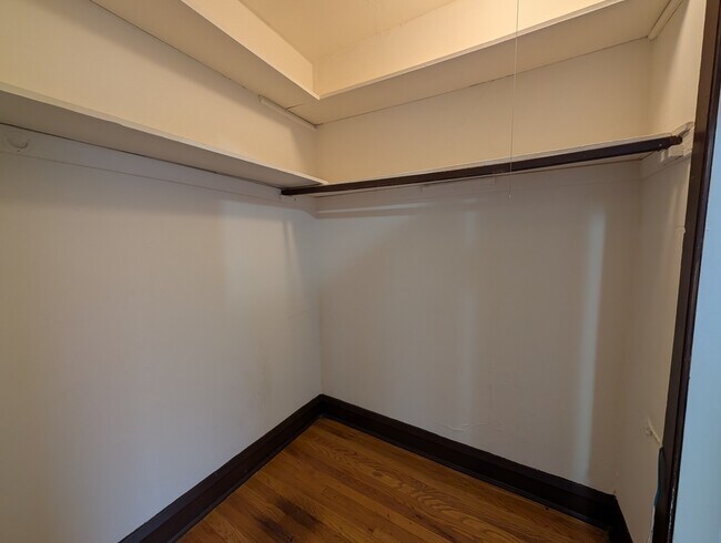 Building Photo - 3312 W Schubert Ave