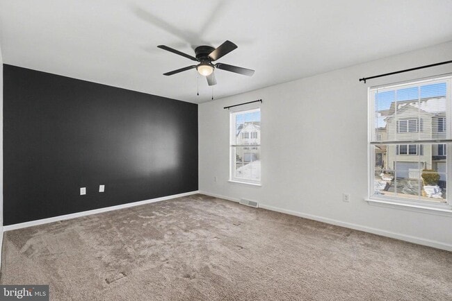 Building Photo - 54 Woodmyre Ln