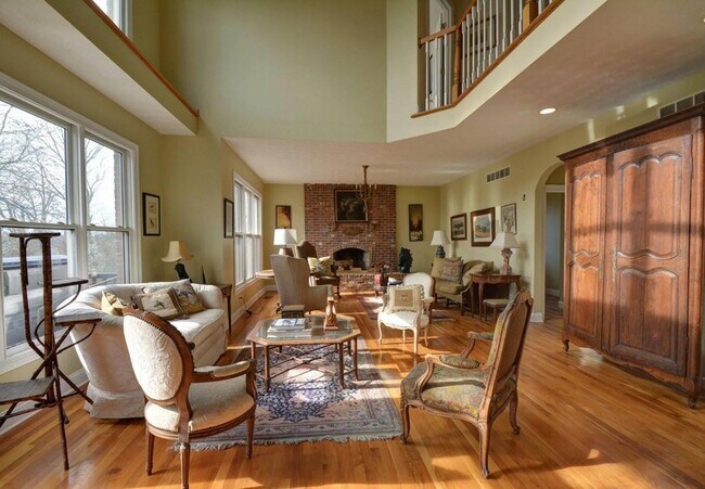 Primary Photo - 2315 Oregon Rd