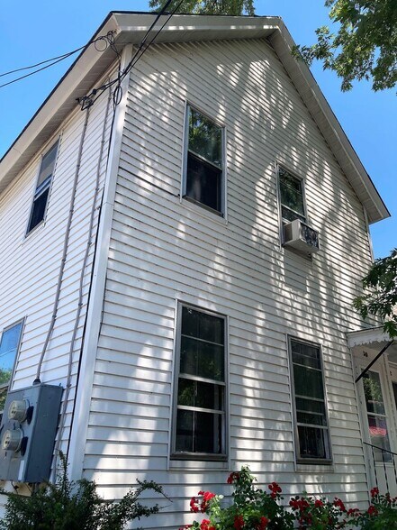 Building Photo - 50-52 Howard St