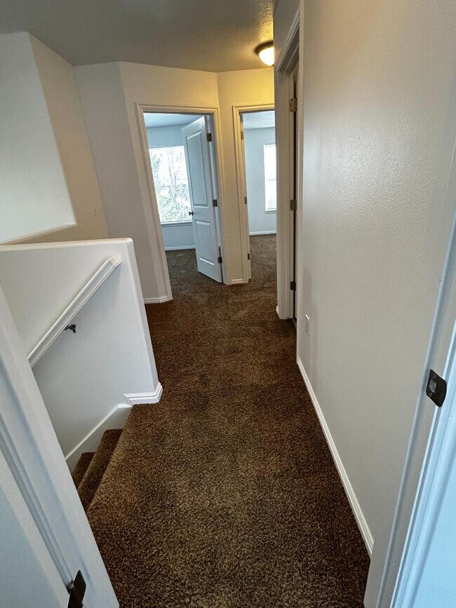 Building Photo - 5059 W Red Shale Rd