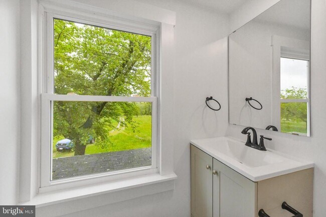 Building Photo - 151 Concert Ln