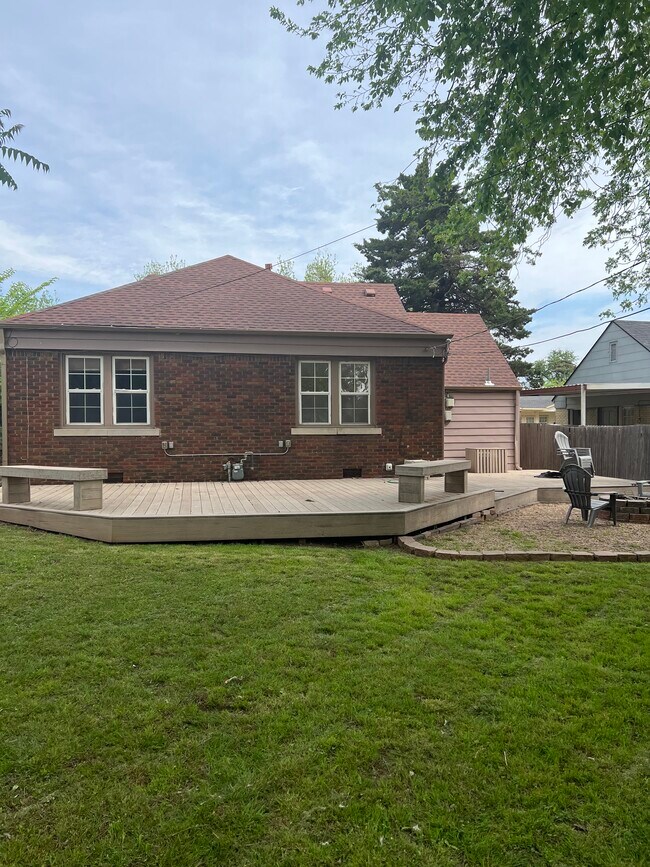 Building Photo - 3112 NW Drexel Ct