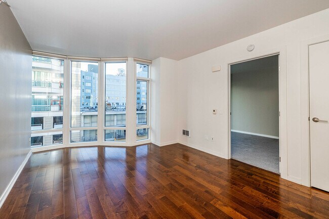 Building Photo - 829 Folsom St