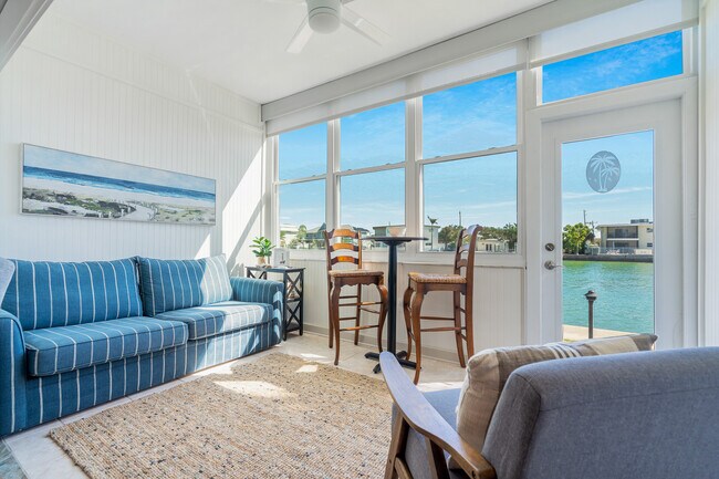 Primary Photo - 5555 Gulf Blvd