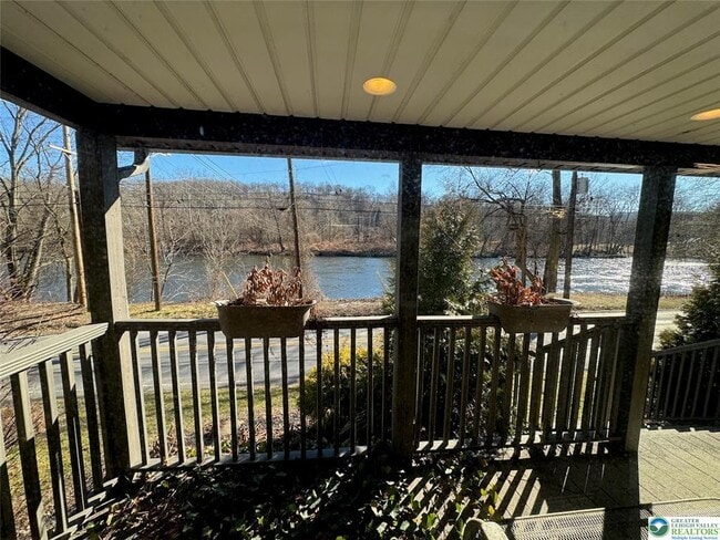 Building Photo - 312 Lehigh Dr