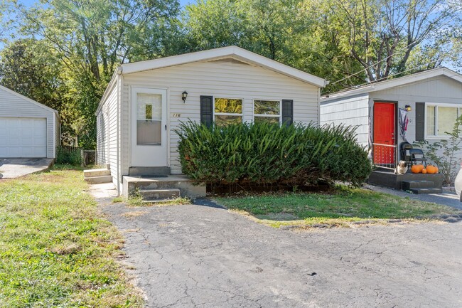 Primary Photo - Affordable 3 bed 1 bath home with off-stre...