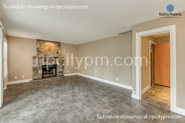 Building Photo - Beautiful 4 Bed/2.5 Bath Home in Tualatin!